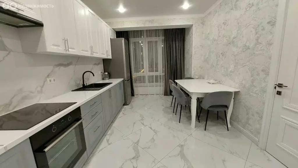 1-комнатная квартира: Владикавказ, улица Шамиля Джикаева, 3 (53 м) - Фото 2