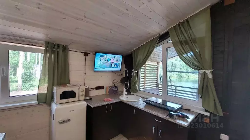 Дом в Псковская область, Себежское с/пос, д. Угаринка  (30 м) - Фото 2