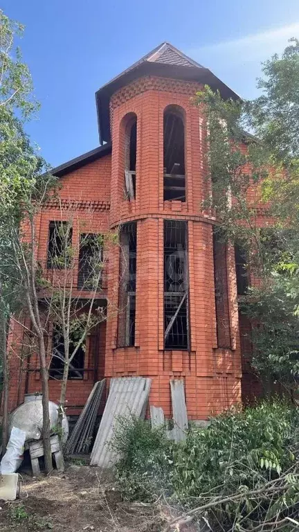 Дом в Калмыкия, Элиста ул. В.И. Ленина, 58 (335 м) - Фото 1