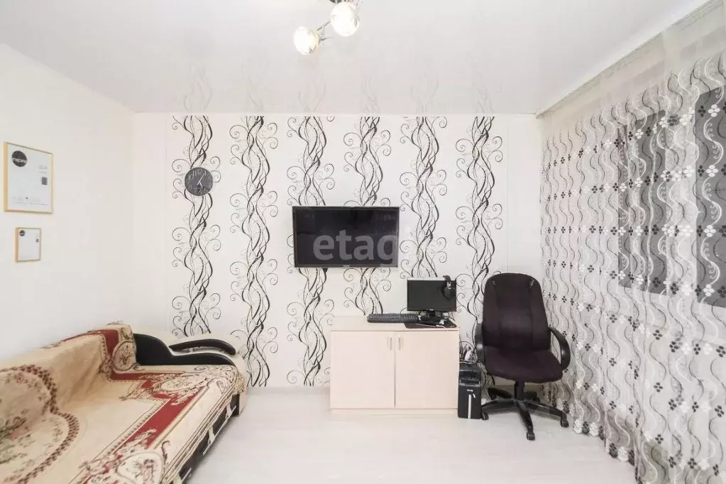 1-к кв. Тюменская область, Тюмень Заречный проезд, 39Ак1 (62.9 м) - Фото 0