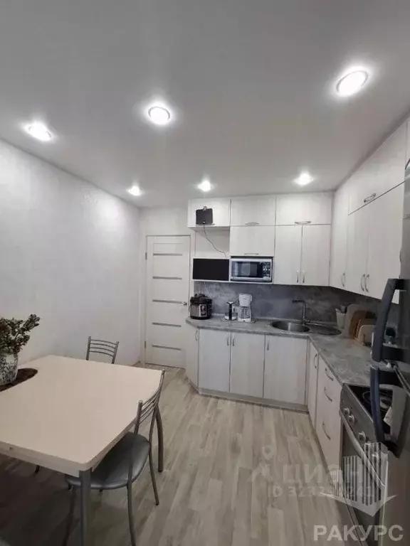 3-к кв. Пермский край, Пермь ул. Клары Цеткин, 21А (67.0 м) - Фото 2