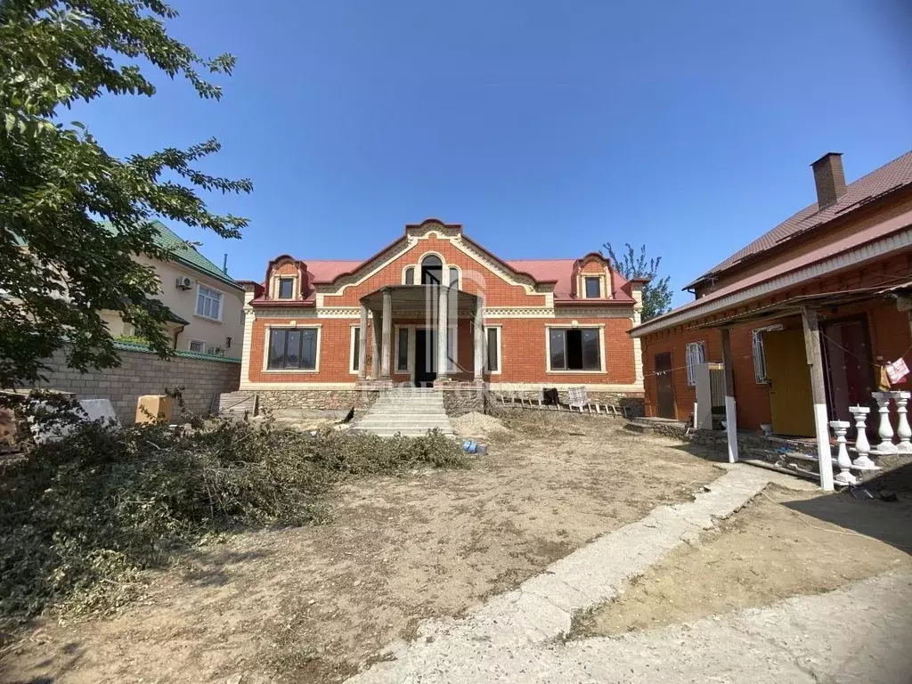 Дом в Дагестан, Каспийск ул. Калинина, 2Ж (340 м) - Фото 0