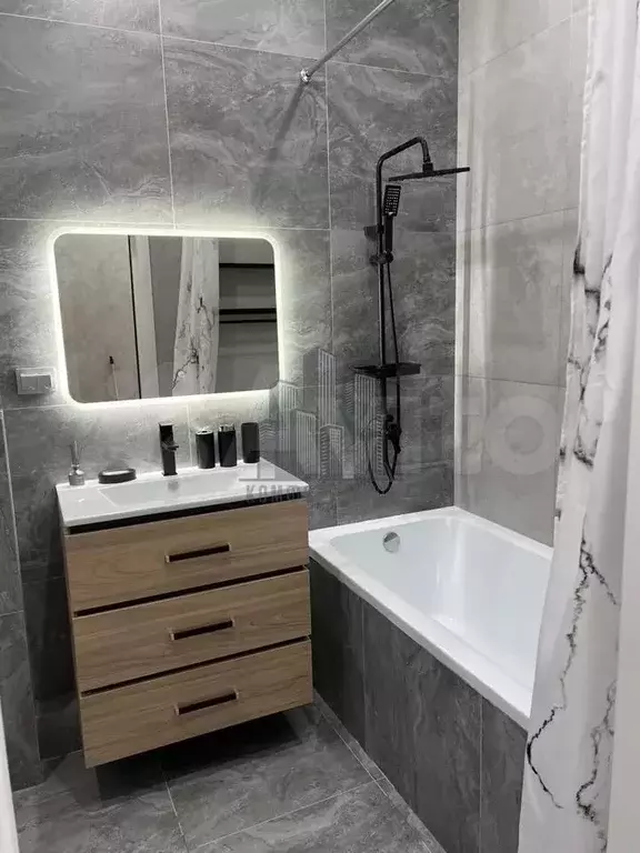 3-к. квартира, 110 м, 12/20 эт. - Фото 1