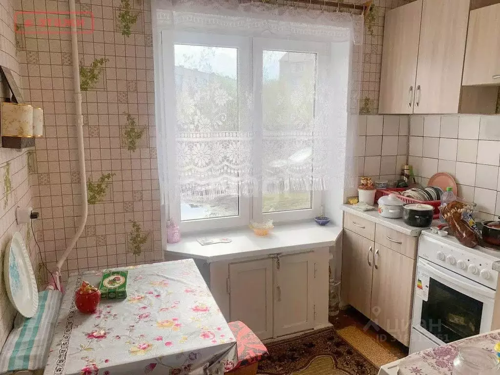 2-к кв. Карелия, Кемь Вокзальная ул., 13 (46.4 м) - Фото 0