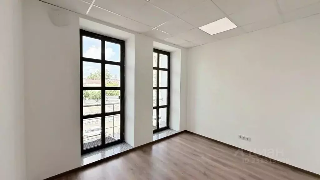 Офис в Москва ул. Земляной Вал, 68/18С5 (140 м) - Фото 1