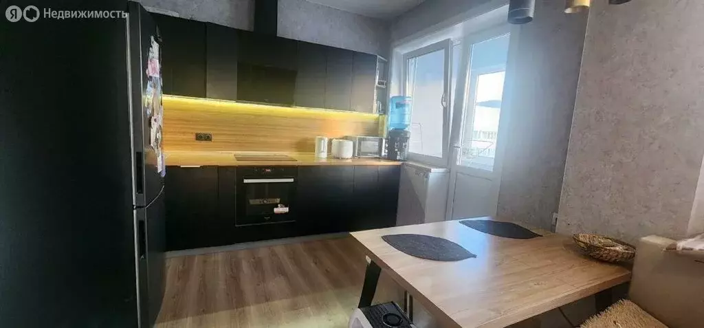 1-комнатная квартира: Южно-Сахалинск, проспект Победы, 11 (41.8 м) - Фото 0