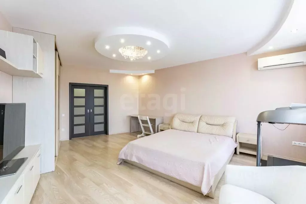 2-к кв. Тюменская область, Тюмень Одесская ул., 44к1 (93.0 м) - Фото 0