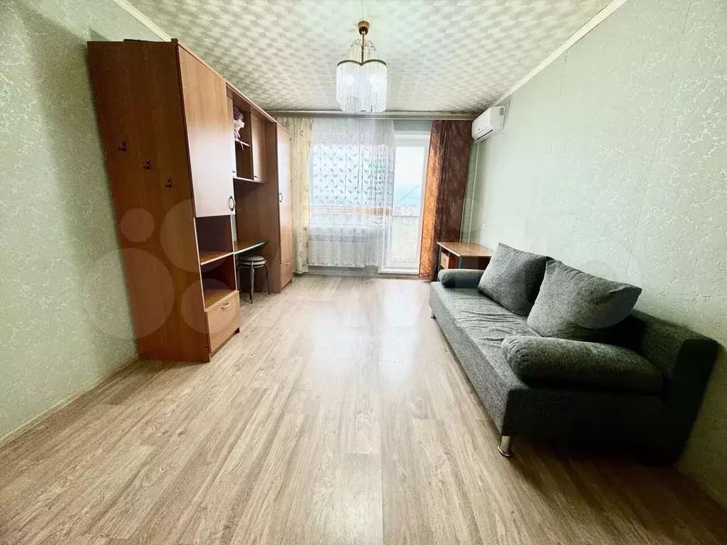 1-к. квартира, 40 м, 10/10 эт. - Фото 0