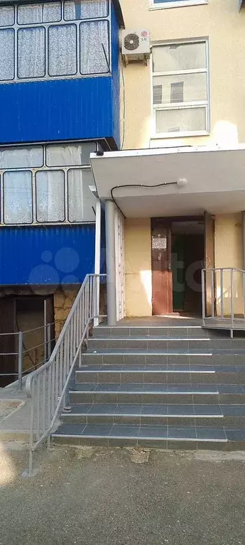 2-к. квартира, 60 м, 1/10 эт. - Фото 0