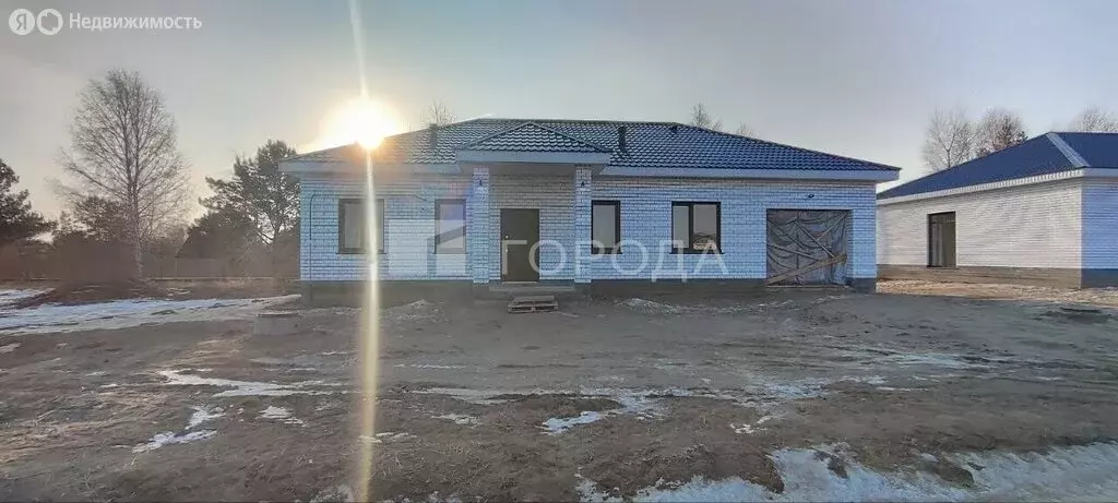 Дом в село Фирсово, улица Петра Шангина (125 м) - Фото 1