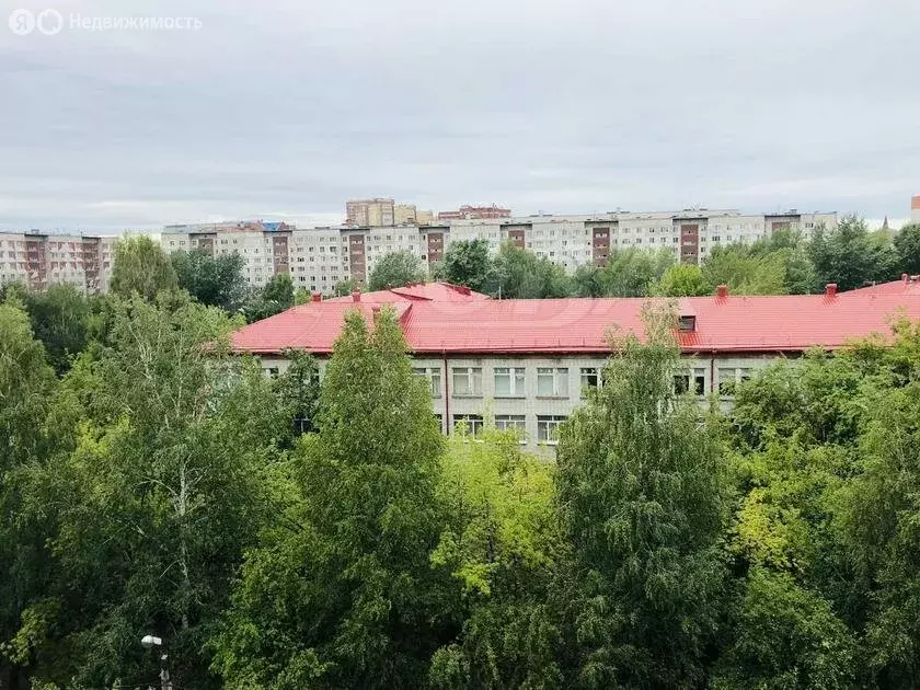 2-комнатная квартира: Тюмень, улица Александра Логунова, 18 (52 м) - Фото 0