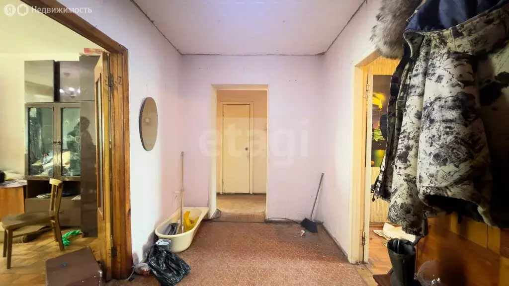 4-комнатная квартира: Ирбит, улица Логинова, 38А (74 м) - Фото 1