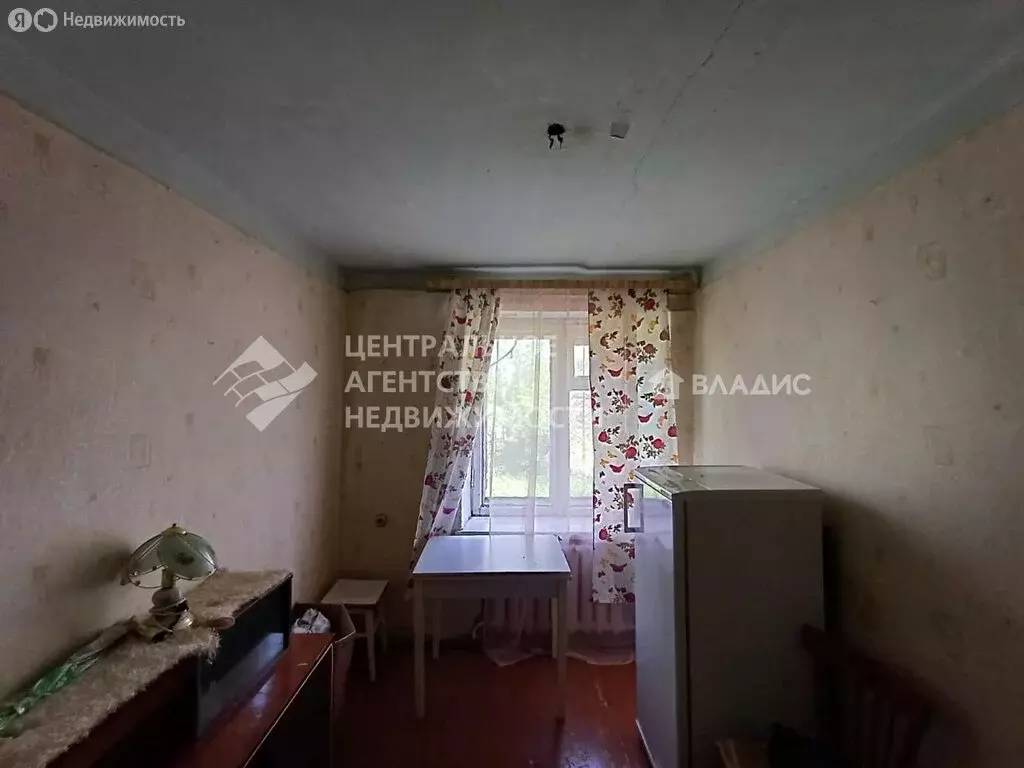 3-комнатная квартира: Спасск-Рязанский, улица Строителей, 2А (50 м) - Фото 0
