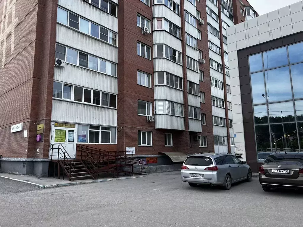 Помещение свободного назначения в Новосибирская область, Обь ул. ... - Фото 1