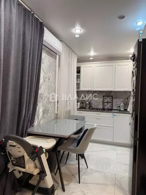 2-к кв. Иркутская область, Иркутск ул. Красных Мадьяр, 132 (43.1 м) - Фото 1