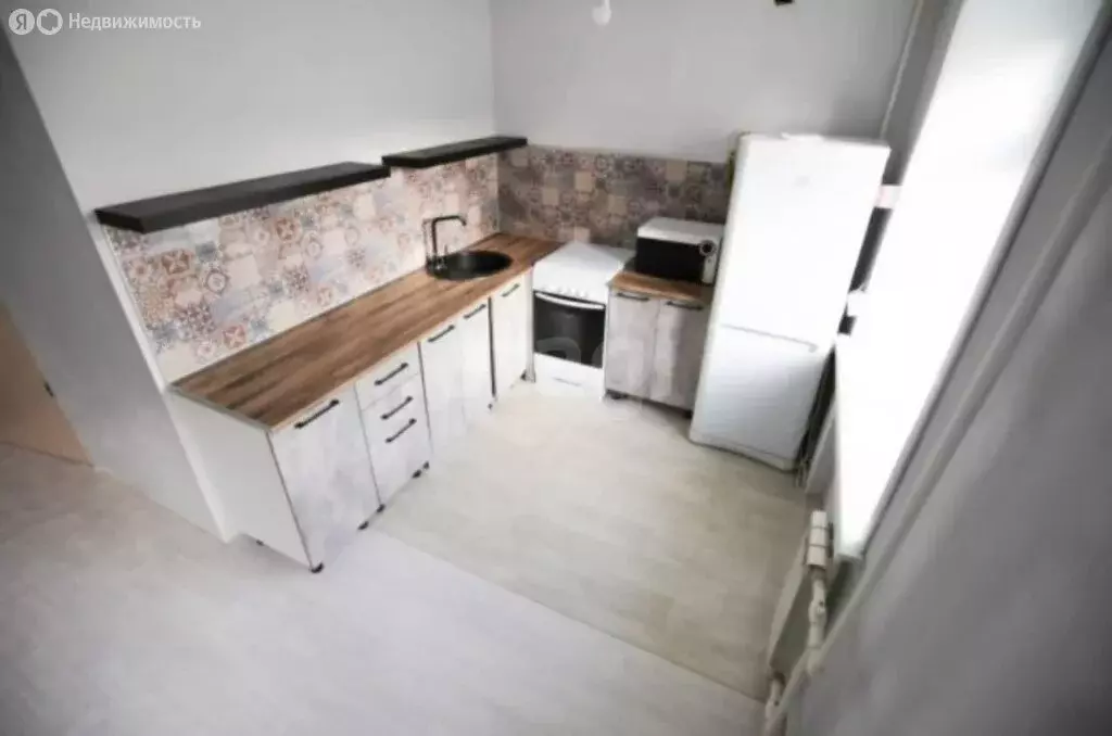 4-комнатная квартира: Якутск, улица Дзержинского, 25/1 (61.7 м) - Фото 1