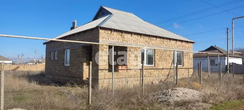 Дом в Крым, Джанкойский район, с. Яркое ул. Парковая (76 м) - Фото 1