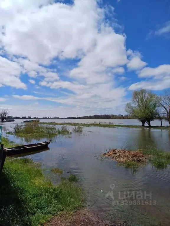 Дом в Астраханская область, Икрянинский район, с. Житное ул. Кирова ... - Фото 1