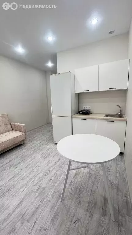 Квартира-студия: Чебоксары, улица Фридриха Энгельса, 13 (26 м) - Фото 2