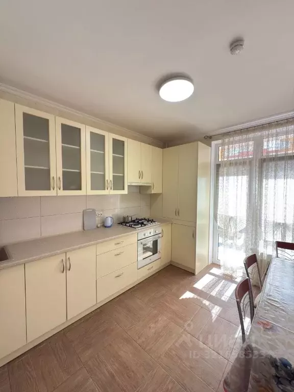 2-к кв. Крым, Симферополь просп. Александра Суворова, 3 (70.0 м) - Фото 1