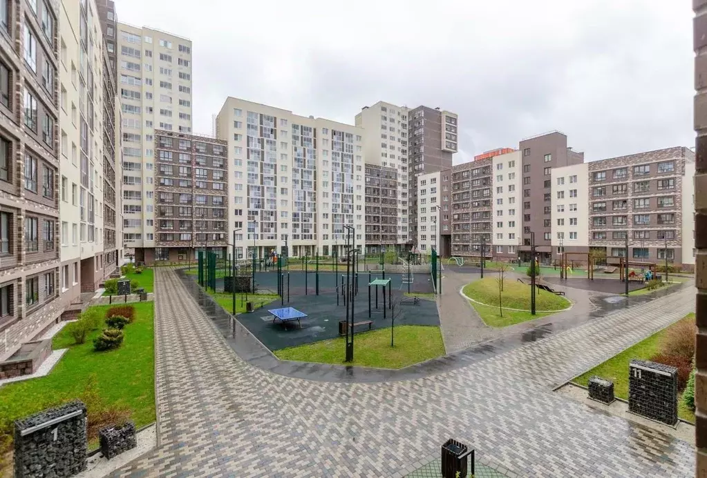 3-к кв. Свердловская область, Екатеринбург ул. Чемпионов, 3 (83.7 м) - Фото 0