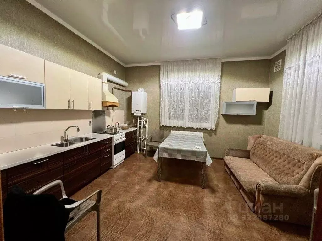 Дом в Крым, Симферопольский район, с. Чистенькое, Верхний кв-л 21 (240 ... - Фото 1