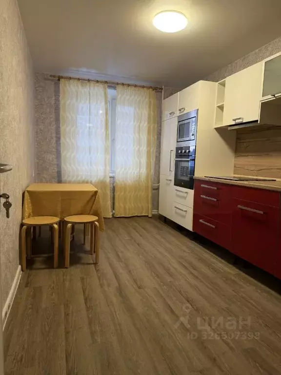 2-к кв. Тюменская область, Тюмень Уральская ул., 51 (65.5 м) - Фото 1