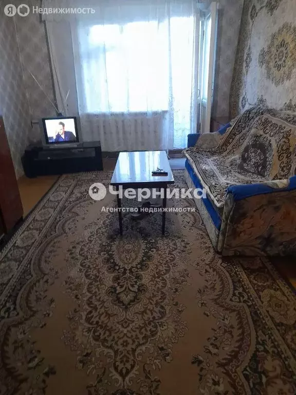 3-комнатная квартира: Каменск-Шахтинский, улица Гагарина, 3 (62 м) - Фото 0
