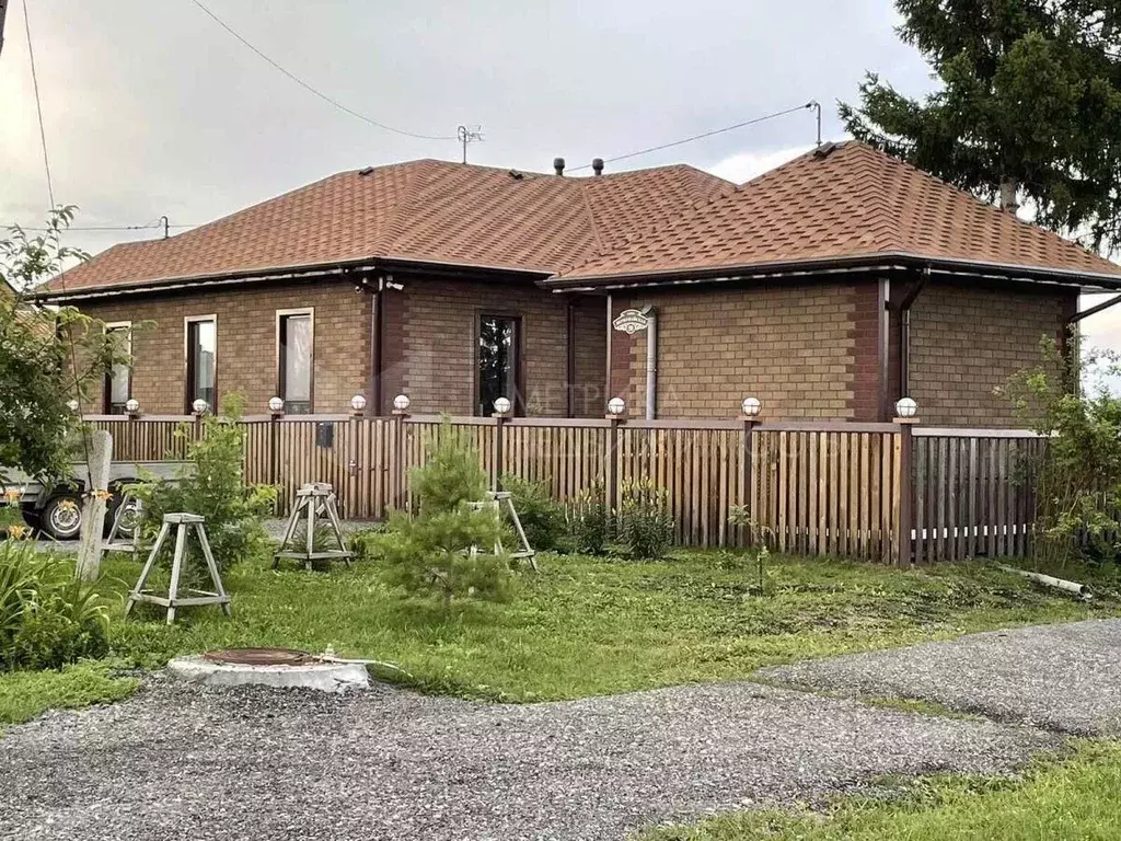 Коттедж в Тюменская область, Ялуторовский муниципальный округ, с. ... - Фото 1