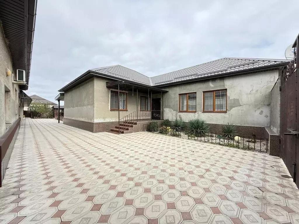 Дом в Кабардино-Балкария, Чегемский район, с. Нартан ул. Братьев ... - Фото 0