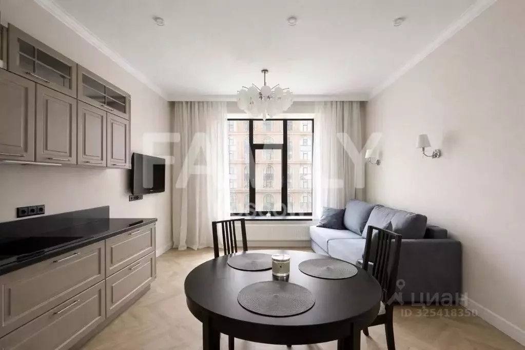 3-к кв. Москва ул. Паршина, 10 (80.0 м) - Фото 1