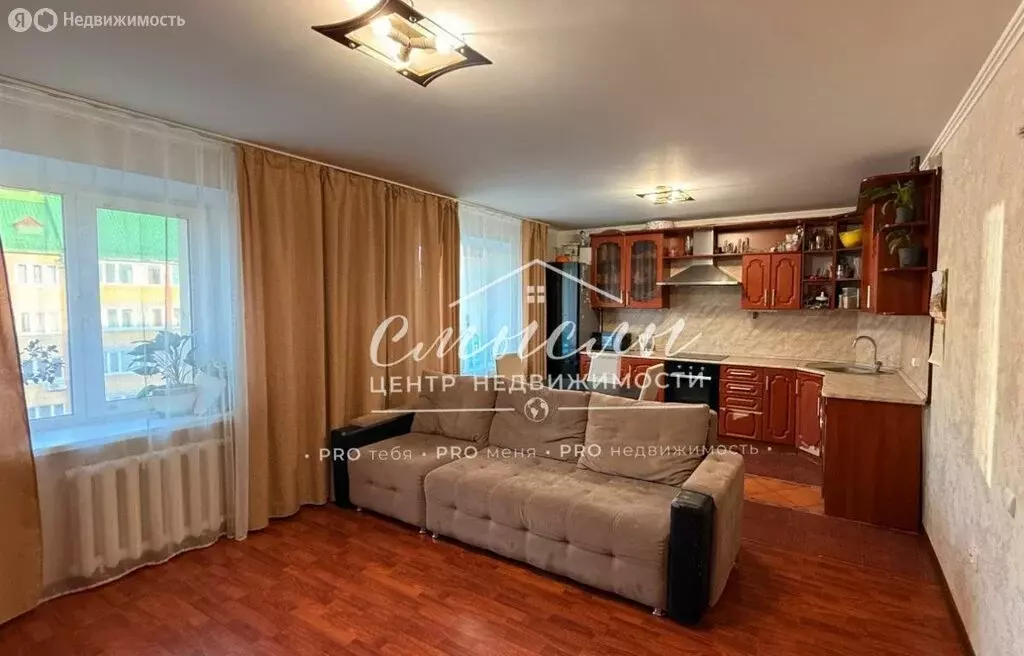 3-комнатная квартира: Боровский, улица Островского, 34 (64 м) - Фото 1