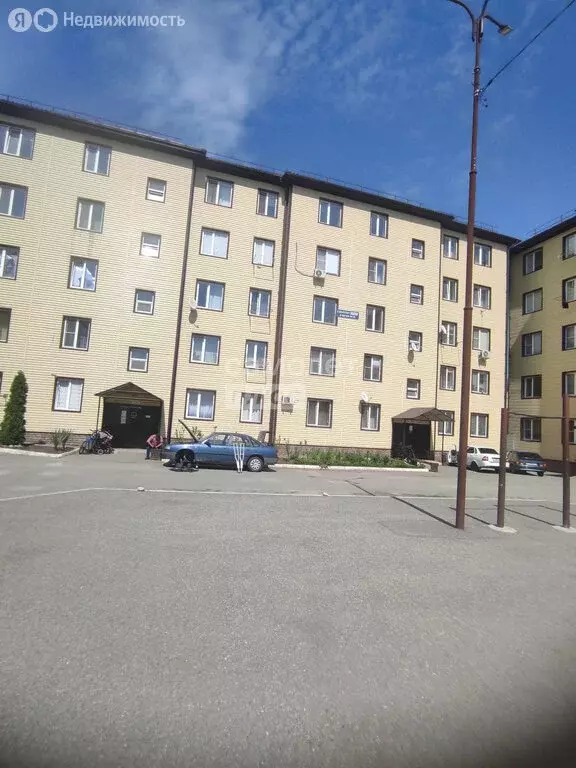 3-комнатная квартира: Нальчик, улица А.А. Кадырова, 24А (75 м) - Фото 1