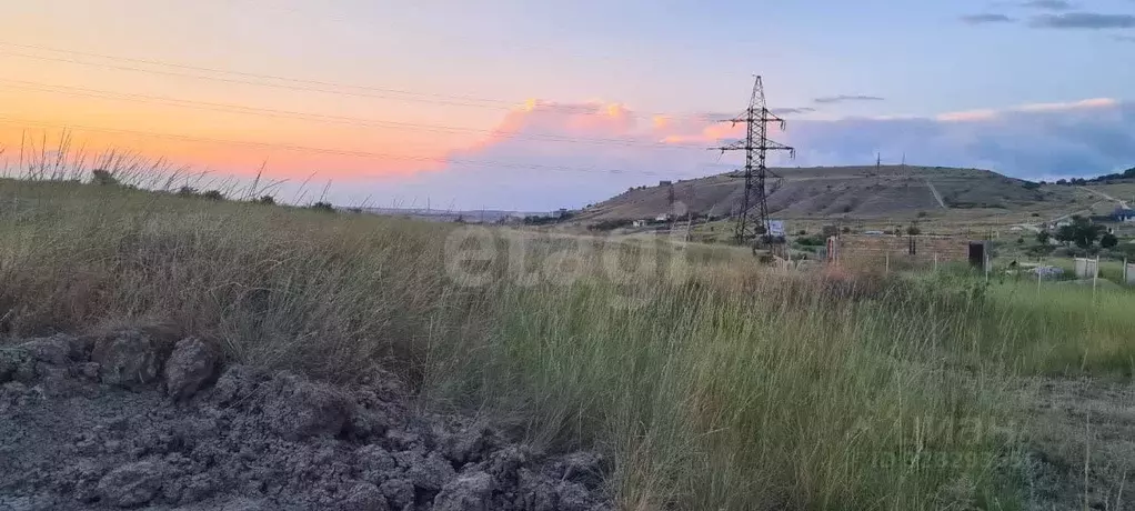 Участок в Крым, Феодосия ул. Интернациональная (6.0 сот.) - Фото 1