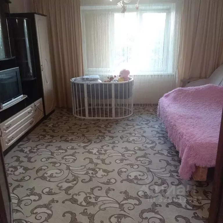 2-к кв. Челябинская область, Чебаркуль Октябрьская ул., 9 (65.0 м) - Фото 0