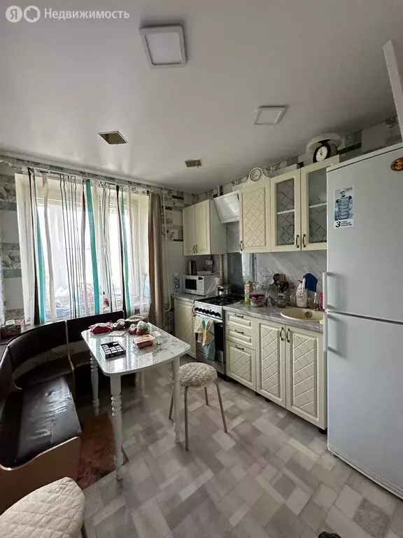 2-комнатная квартира: Кирово-Чепецк, Сосновая улица, 6 (50 м) - Фото 0