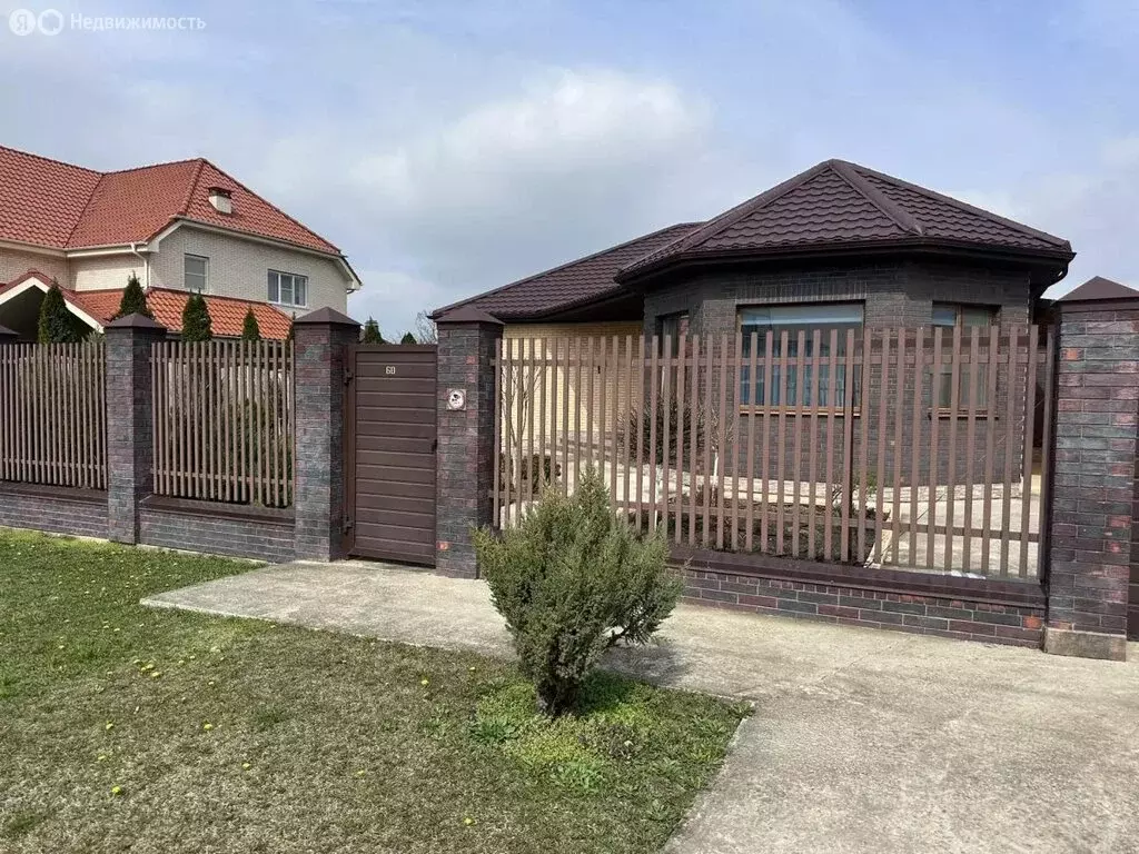 Дом в Краснодар, улица имени Атамана Ф.Я. Бурсака (177 м) - Фото 1