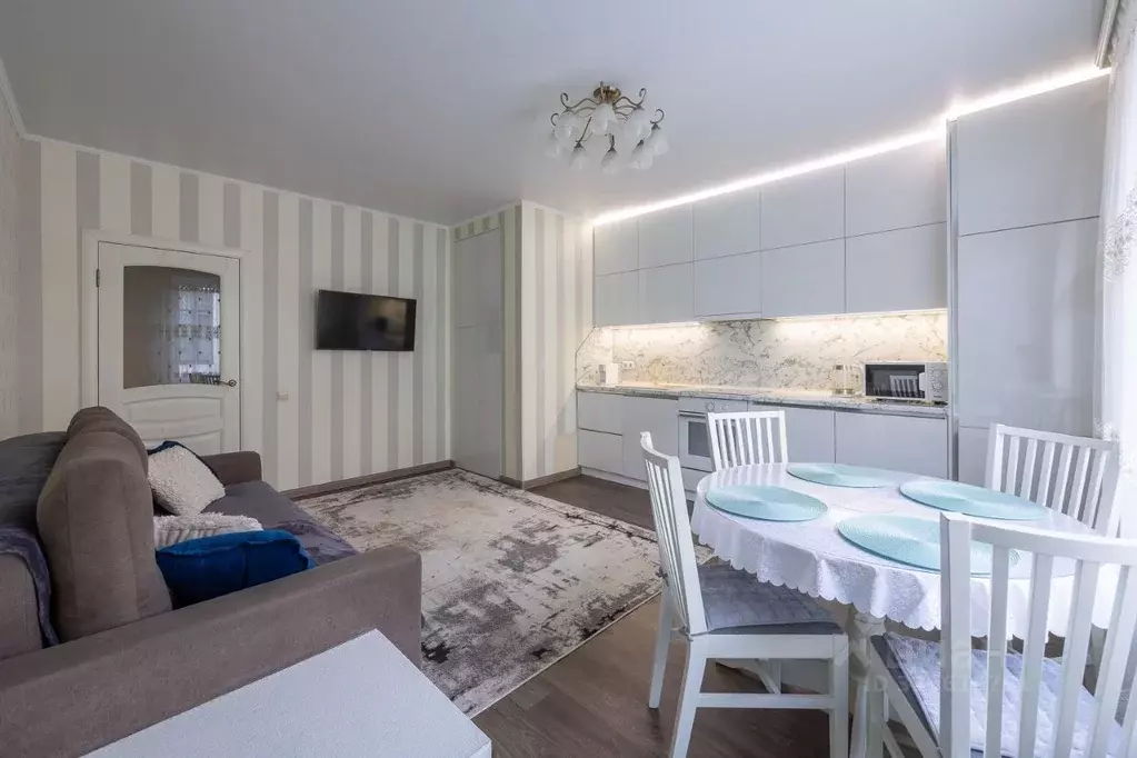 2-к кв. Санкт-Петербург Кременчугская ул., 9К1 (71.0 м) - Фото 1