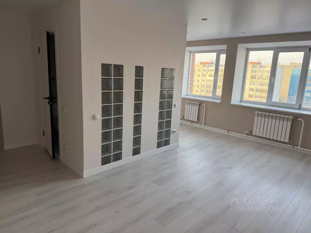 Студия Свердловская область, Екатеринбург ул. Коминтерна, 11 (33.5 м) - Фото 1