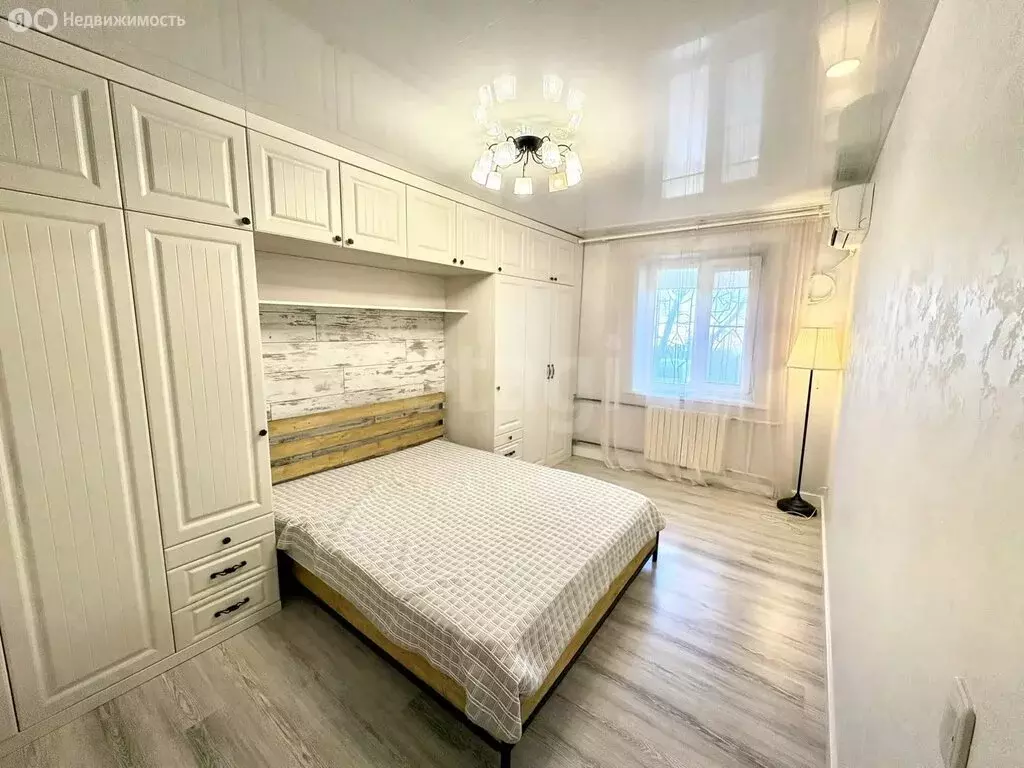 3-комнатная квартира: Астрахань, Звёздная улица, 63 (82.5 м) - Фото 1