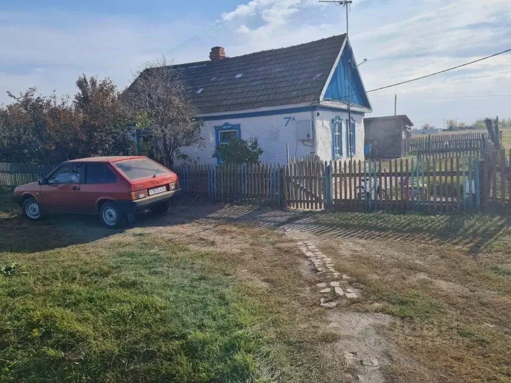 Дом в Омская область, Азовский район, Звонаревокутское с/пос, д. Круч ... - Фото 1