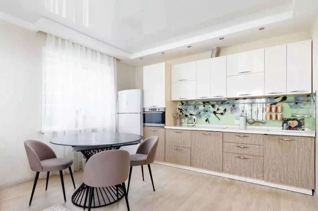 2-к кв. Новосибирская область, Новосибирск ул. Толстого, 56 (70.0 м) - Фото 0