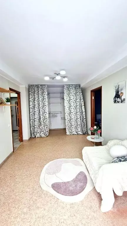 2-к кв. Красноярский край, Красноярск ул. Республики, 43 (39.7 м) - Фото 1