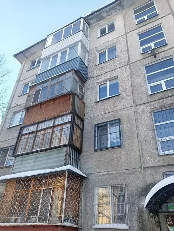 3-к кв. Омская область, Омск Заозерный мкр, ул. Глинки, 1А (49.0 м) - Фото 1