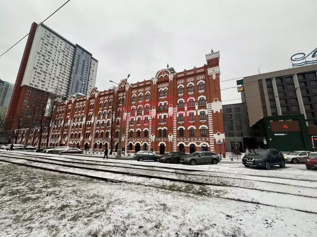 Офис в Свердловская область, Екатеринбург ул. Азина, 22/4 (83 м) - Фото 1