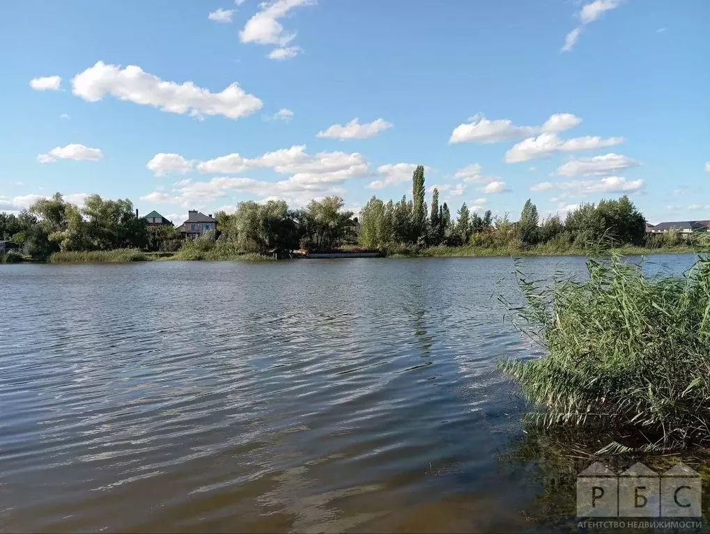 Дом в Саратовская область, Энгельсский район, Красноярское ... - Фото 1