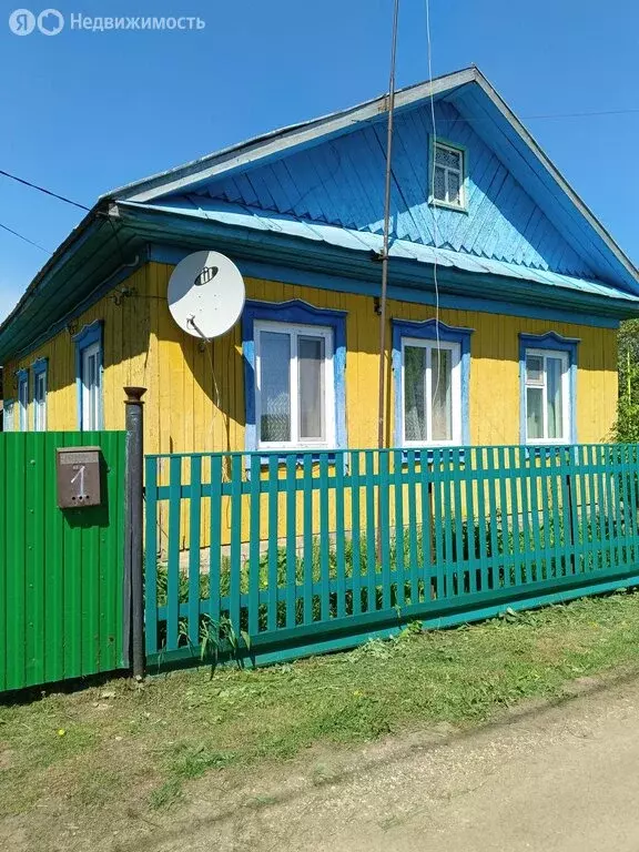 3-комнатная квартира: село Красная Горка, улица Блюхера (60.6 м) - Фото 1