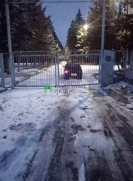 Участок в Карачаево-Черкесия, Малокарачаевский район, с. Красный ... - Фото 0