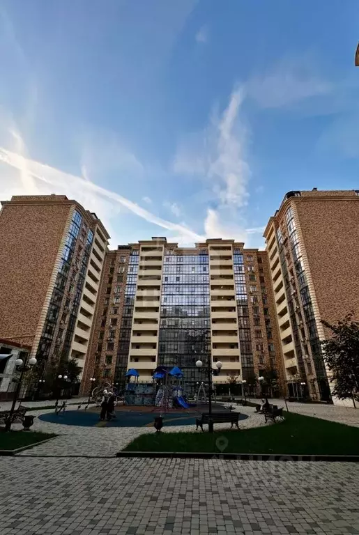 3-к кв. Дагестан, Махачкала ул. Времена Года, 9к1 (108.0 м) - Фото 1