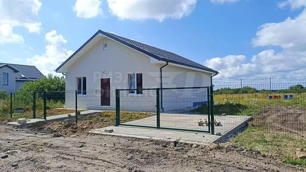 Дом в Калининградская область, Гурьевский муниципальный округ, пос. ... - Фото 1